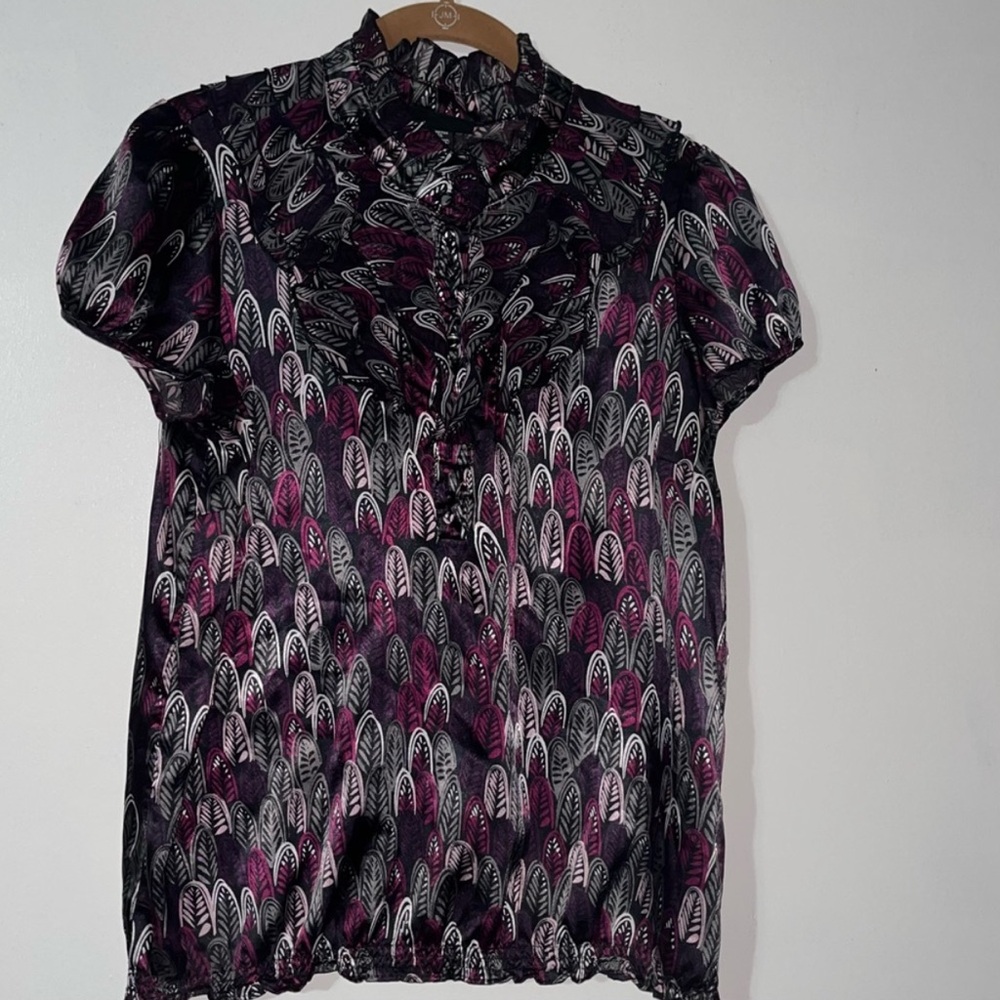 Apostrophe Ruffle Mock Neck Feather Print Blouse Purple Black Gray M - Picture 2 of 7